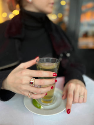 Morphose02 Garnet Ring in Rose Gold