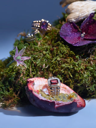 Morphose02 Garnet Ring in Rose Gold